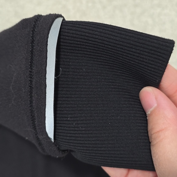 LULULEMON base runner 1/2 zip - Picture 3 of 7